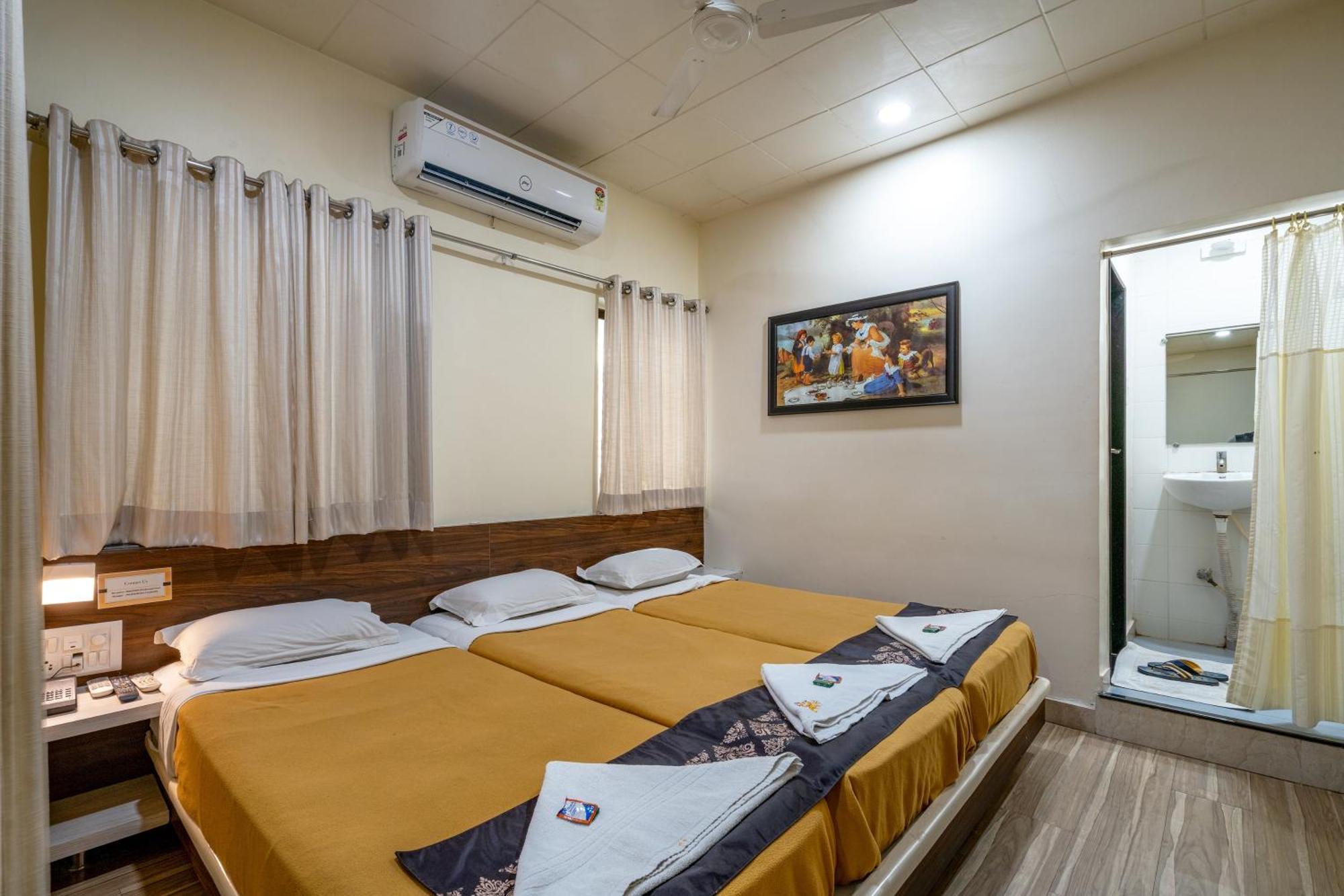 Hotel Darshan Executive Tuljapur 외부 사진