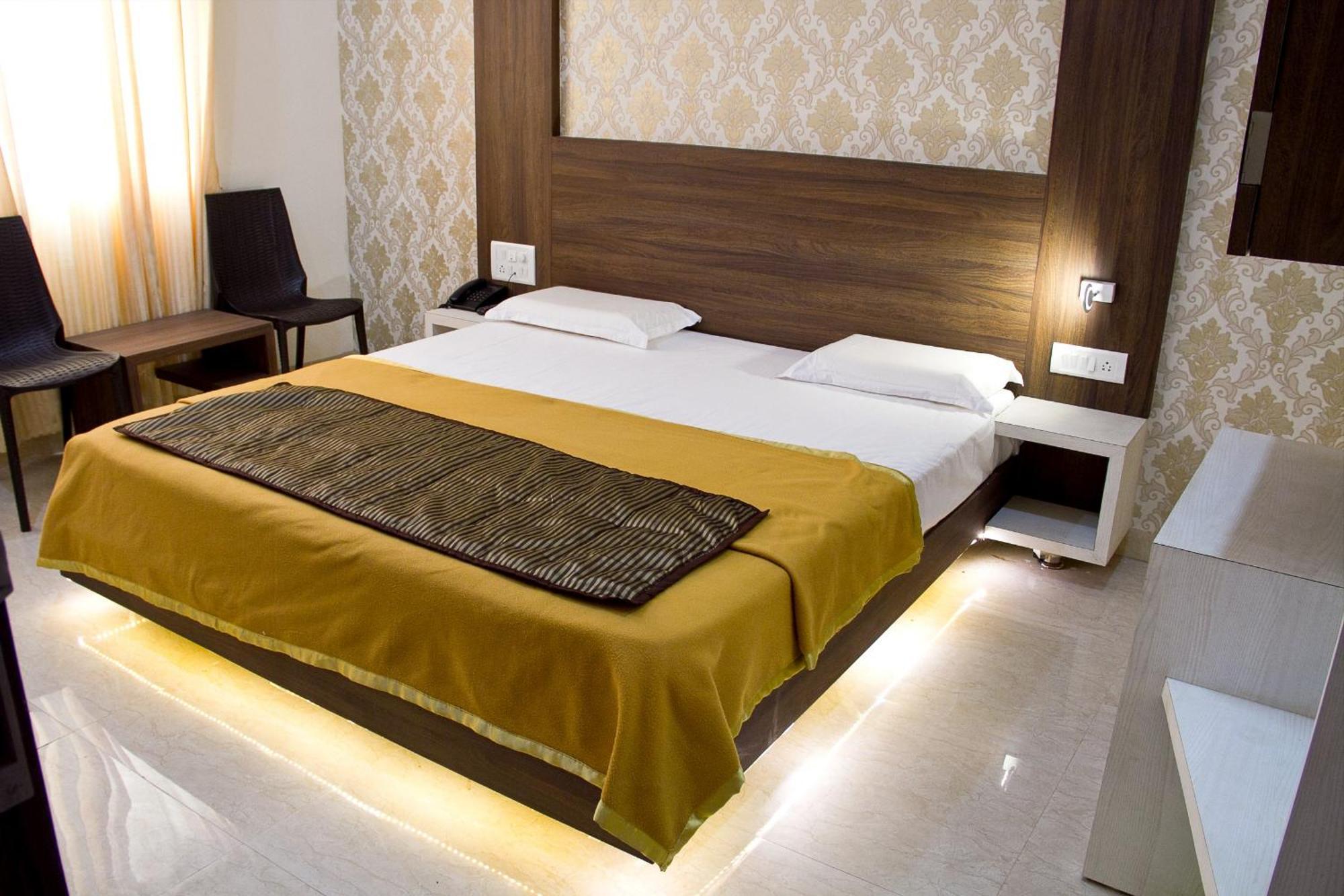 Hotel Darshan Executive Tuljapur 외부 사진