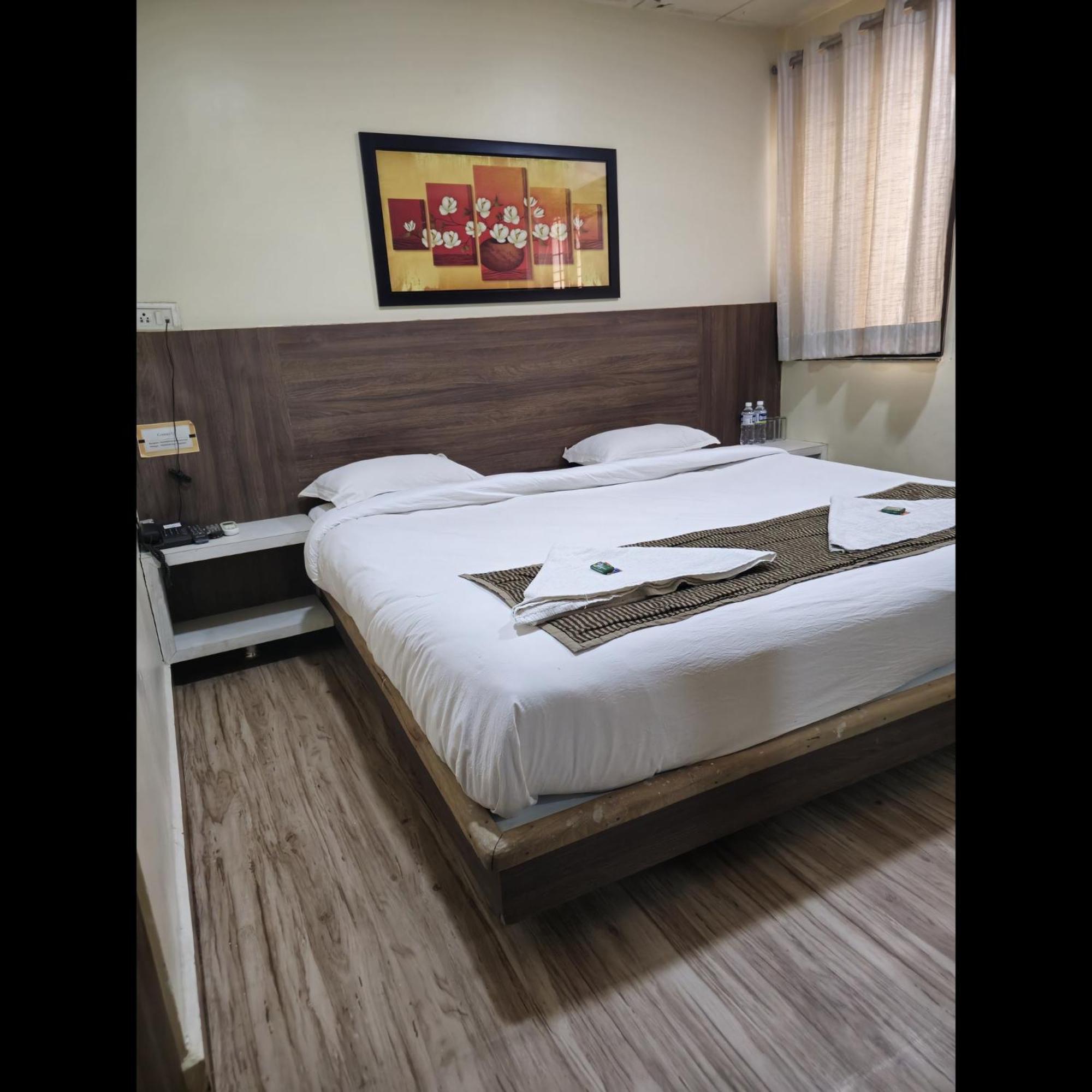 Hotel Darshan Executive Tuljapur 외부 사진
