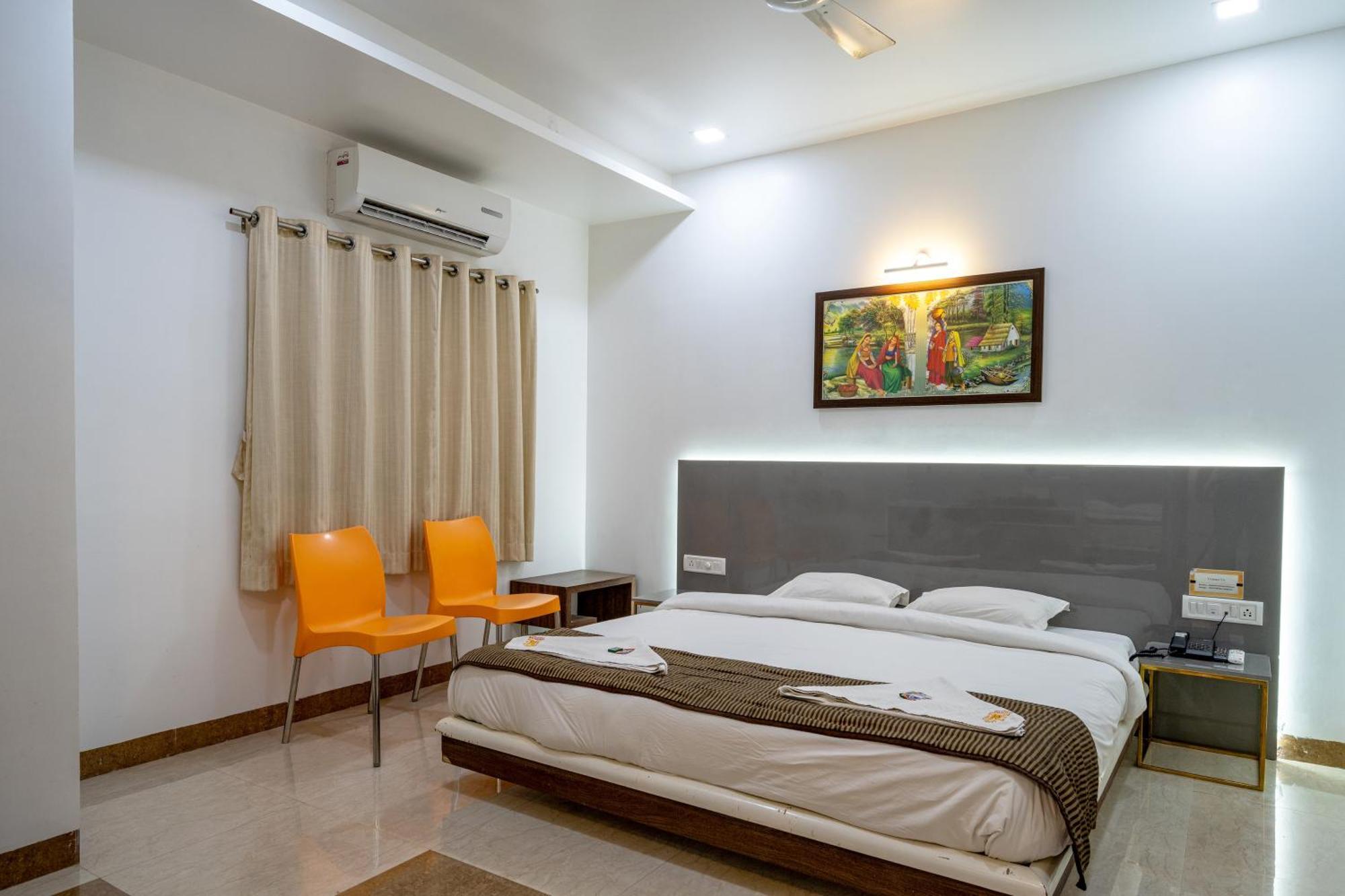 Hotel Darshan Executive Tuljapur 외부 사진